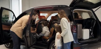 Mașina de familie cu trei rânduri sub 40.000 de euro își arată limitele în detalii Mașina de familie cu trei rânduri sub 40.000 de euro își arată limitele în detalii